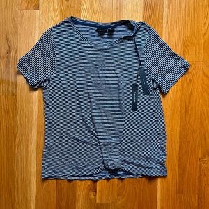 Tahari Short Sleeved 100% Linen Shirt